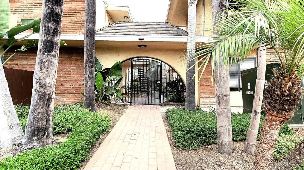 451 Ballantyne St #1, El Cajon, CA 92020