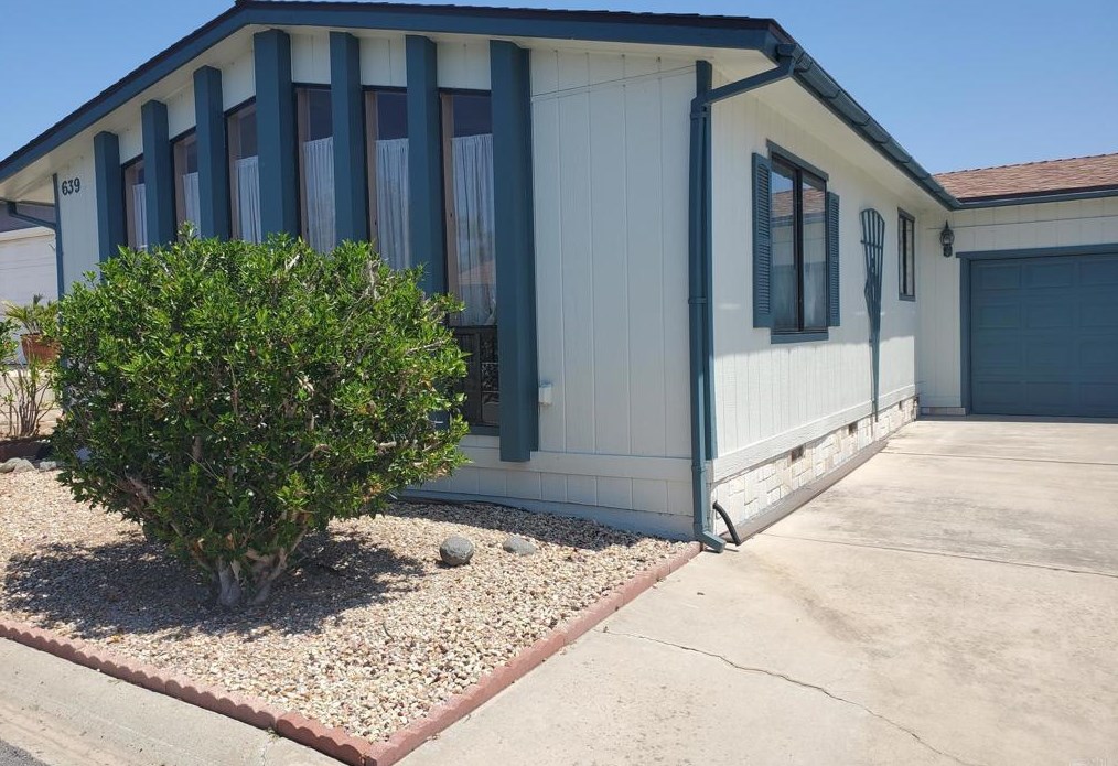 639 Via Santiago, Vista, CA 92081