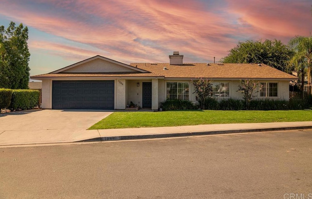 1044 Tabby Ln, Escondido, CA 92026-3187