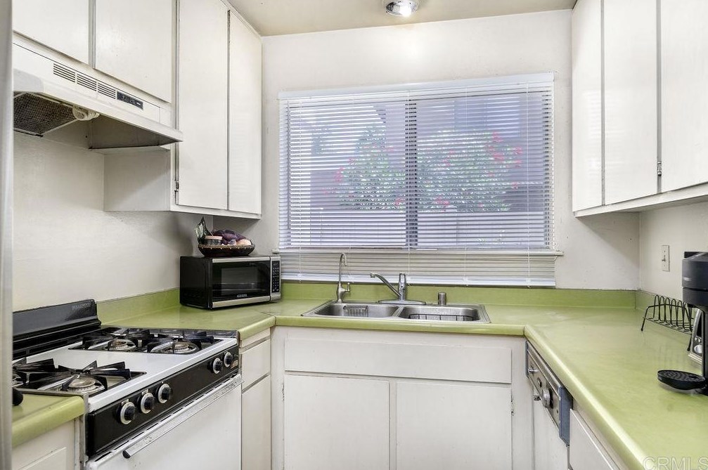 13447 Village Dr, Artesia, CA 90703-2312