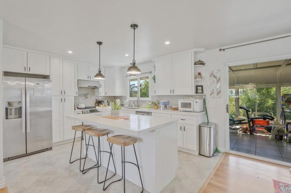 1915 Edith Dr, Escondido, CA 92026-1015