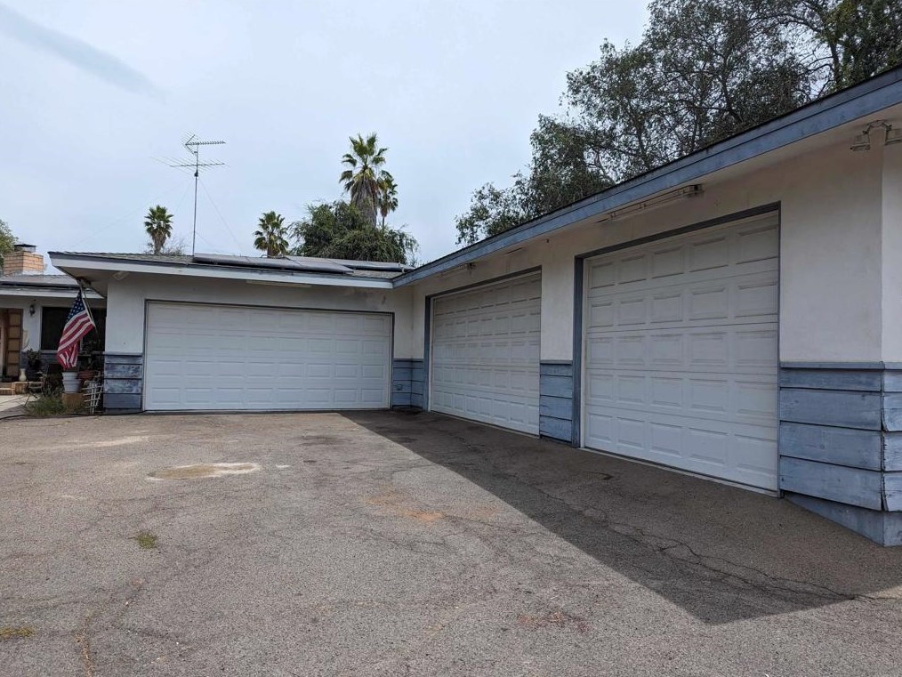 1344 11th Ave, Escondido, CA 92029-3226