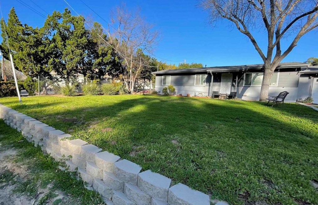 722 Mcdonald Rd, Fallbrook, CA 92028-3538