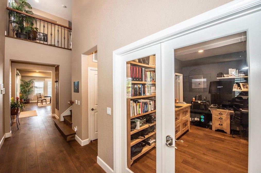 2589 Honeybell Ln, Escondido CA  92027-1847 exterior