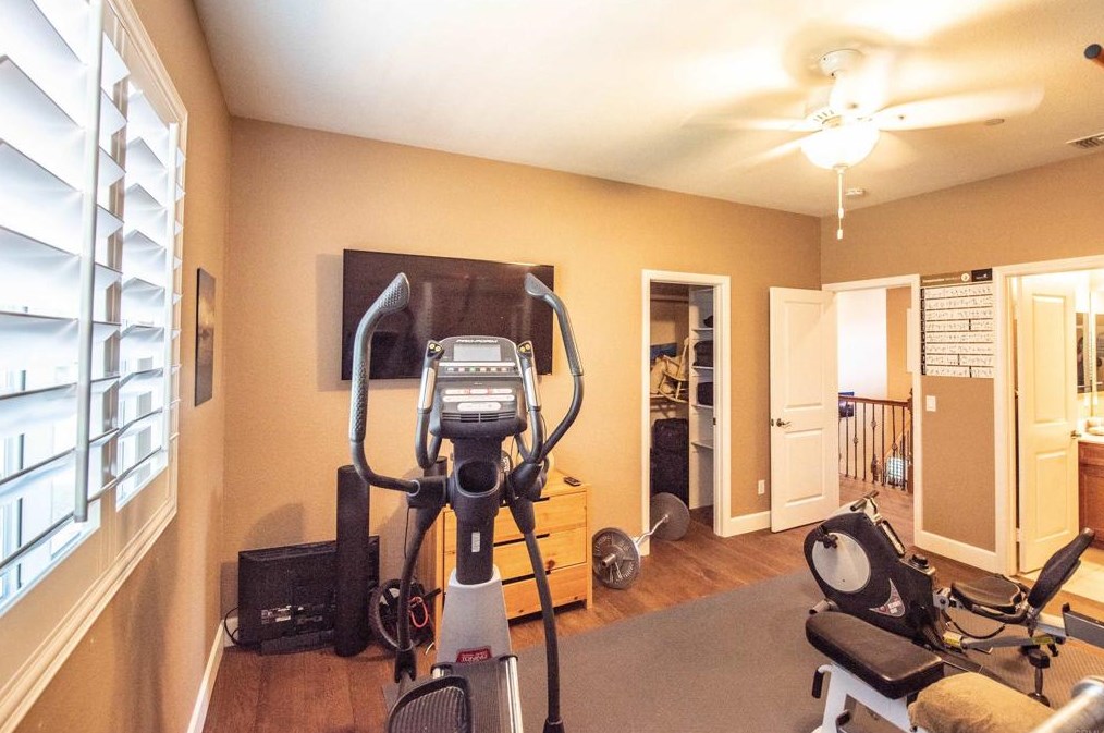 2589 Honeybell Ln, Escondido CA  92027-1847 exterior