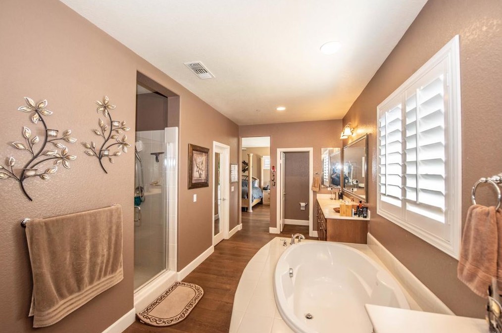 2589 Honeybell Ln, Escondido CA  92027-1847 exterior