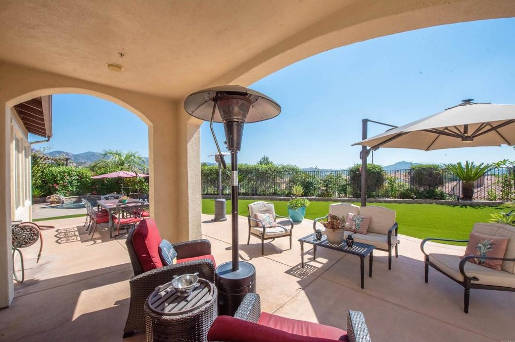 2589 Honeybell Ln, Escondido CA  92027-1847 exterior