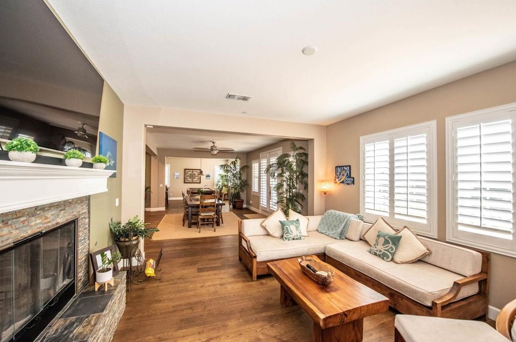 2589 Honeybell Ln, Escondido CA  92027-1847 exterior