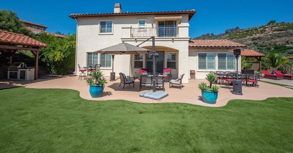 2589 Honeybell Ln, Escondido CA  92027-1847 exterior