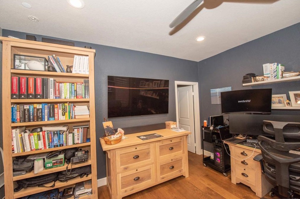 2589 Honeybell Ln, Escondido CA  92027-1847 exterior