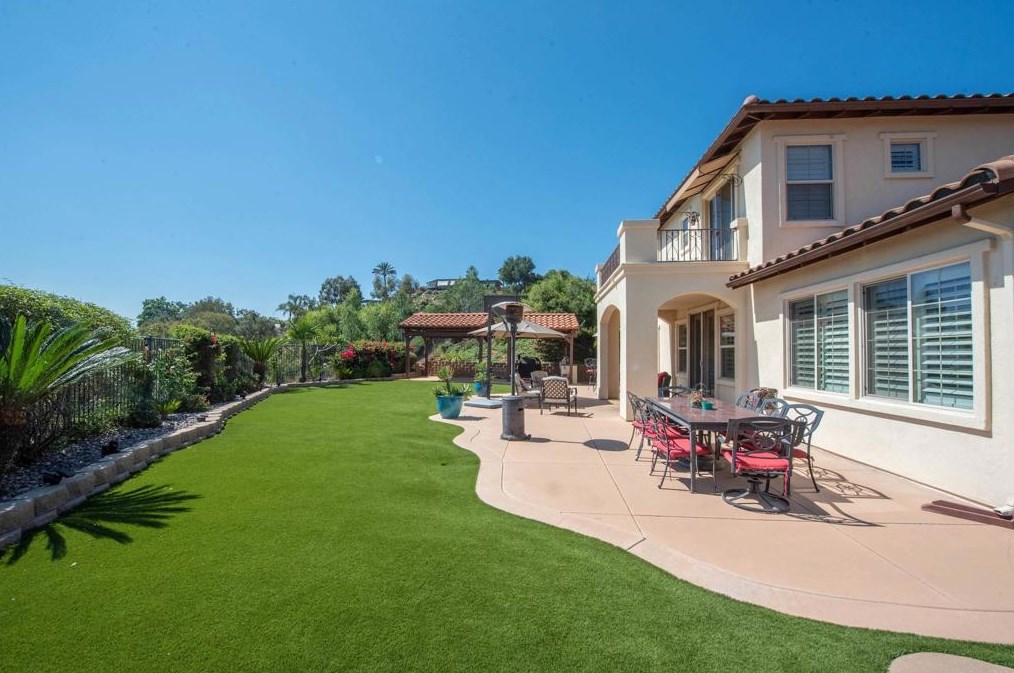 2589 Honeybell Ln, Escondido CA  92027-1847 exterior