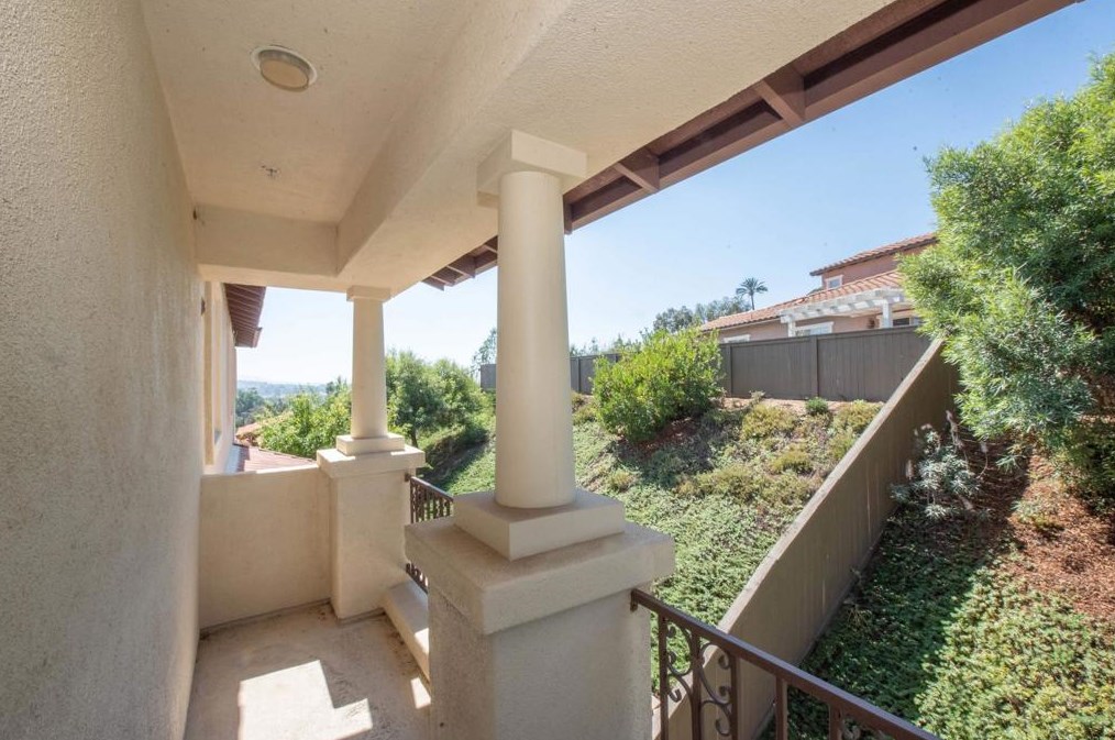 2589 Honeybell Ln, Escondido CA  92027-1847 exterior