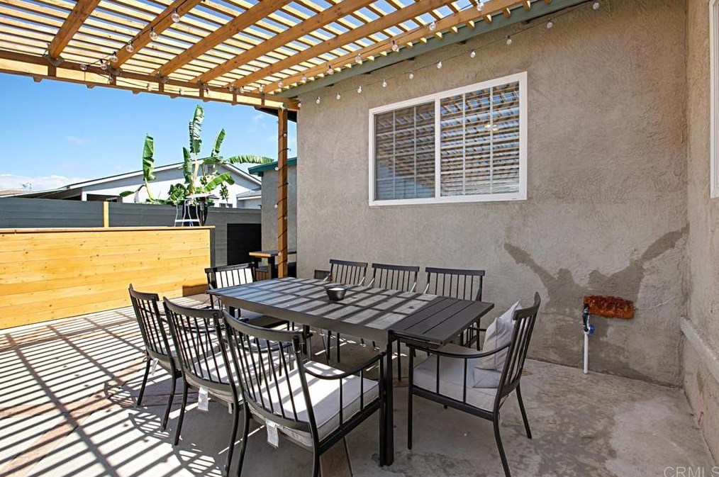 880 Ash Ave, Chula Vista CA 91910-5320 exterior