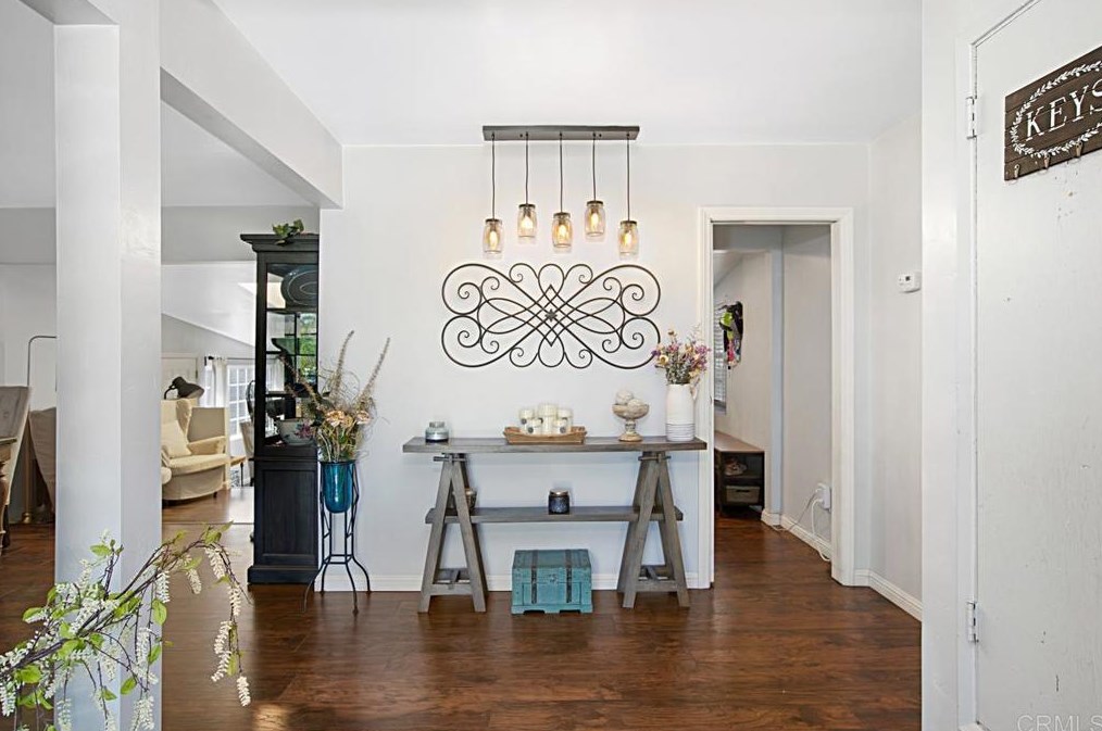 880 Ash Ave, Chula Vista CA 91910-5320 exterior