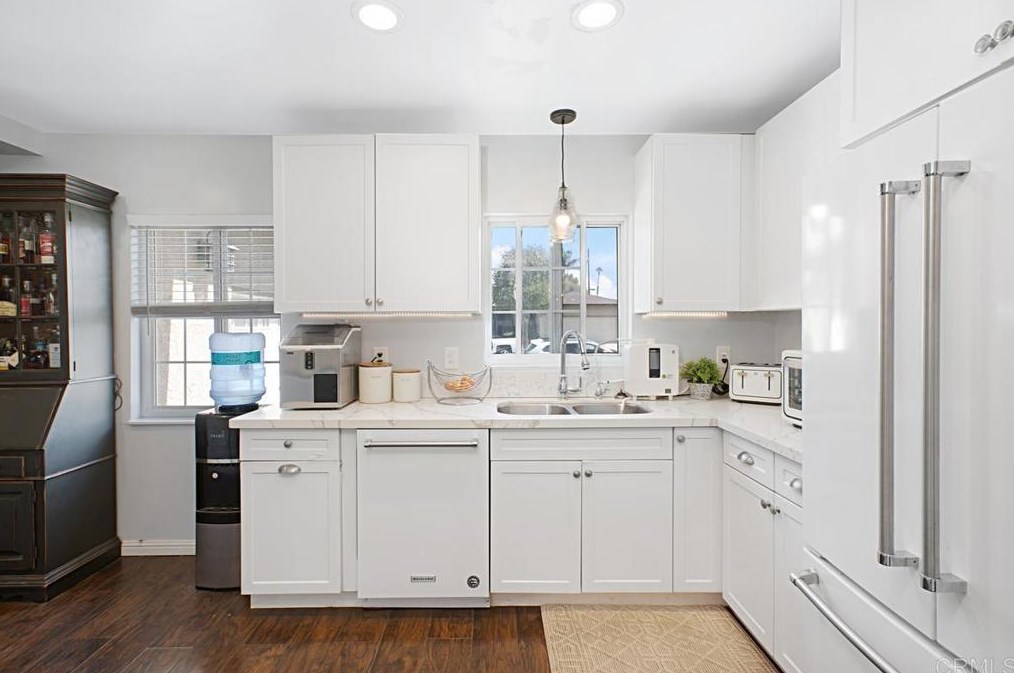 880 Ash Ave, Chula Vista CA 91910-5320 exterior