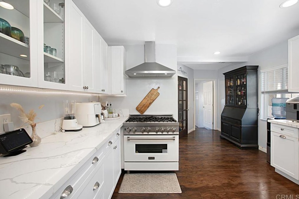 880 Ash Ave, Chula Vista CA 91910-5320 exterior