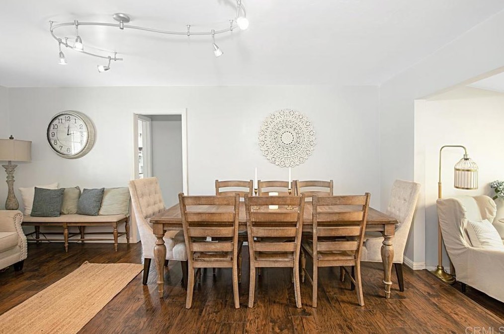 880 Ash Ave, Chula Vista CA 91910-5320 exterior