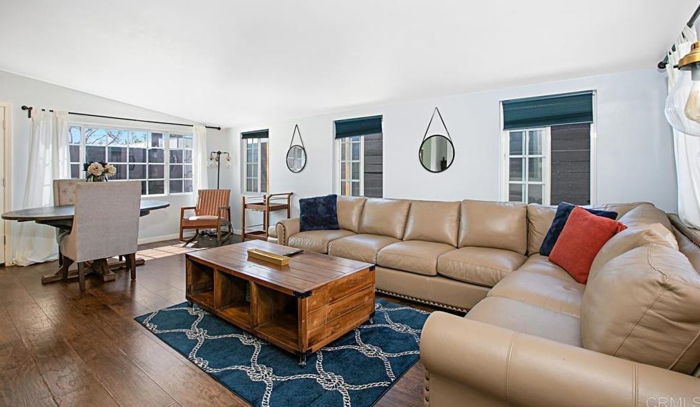 880 Ash Ave, Chula Vista CA 91910-5320 exterior