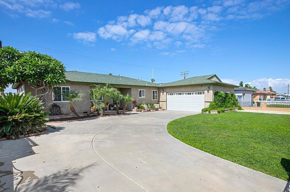 880 Ash Ave, Chula Vista, CA 91911-1105