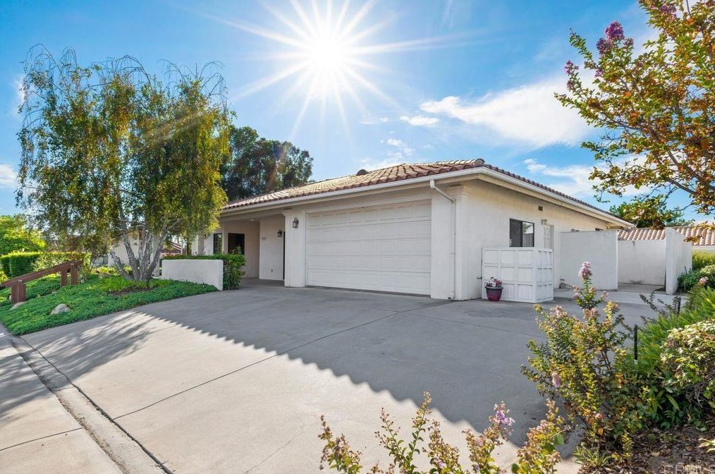 919 Ridge Heights Dr, Fallbrook, CA 92028
