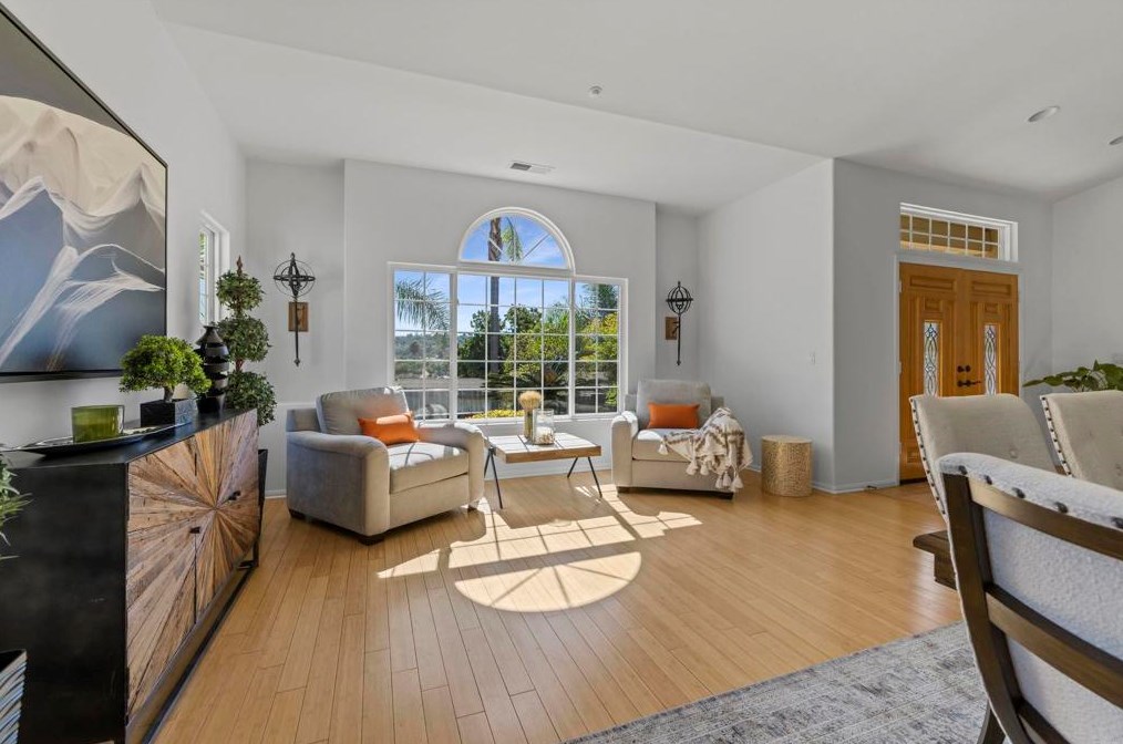 2080 Mercy Pl, Escondido, CA 92026-1515