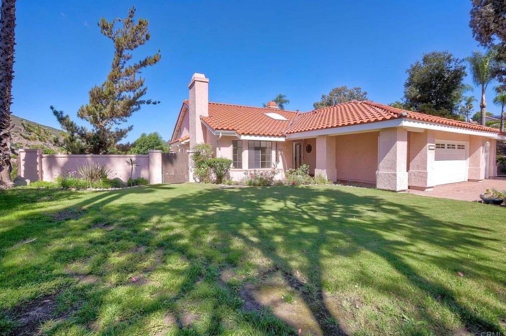 3621 Monte Real, Escondido, CA 92029-7911