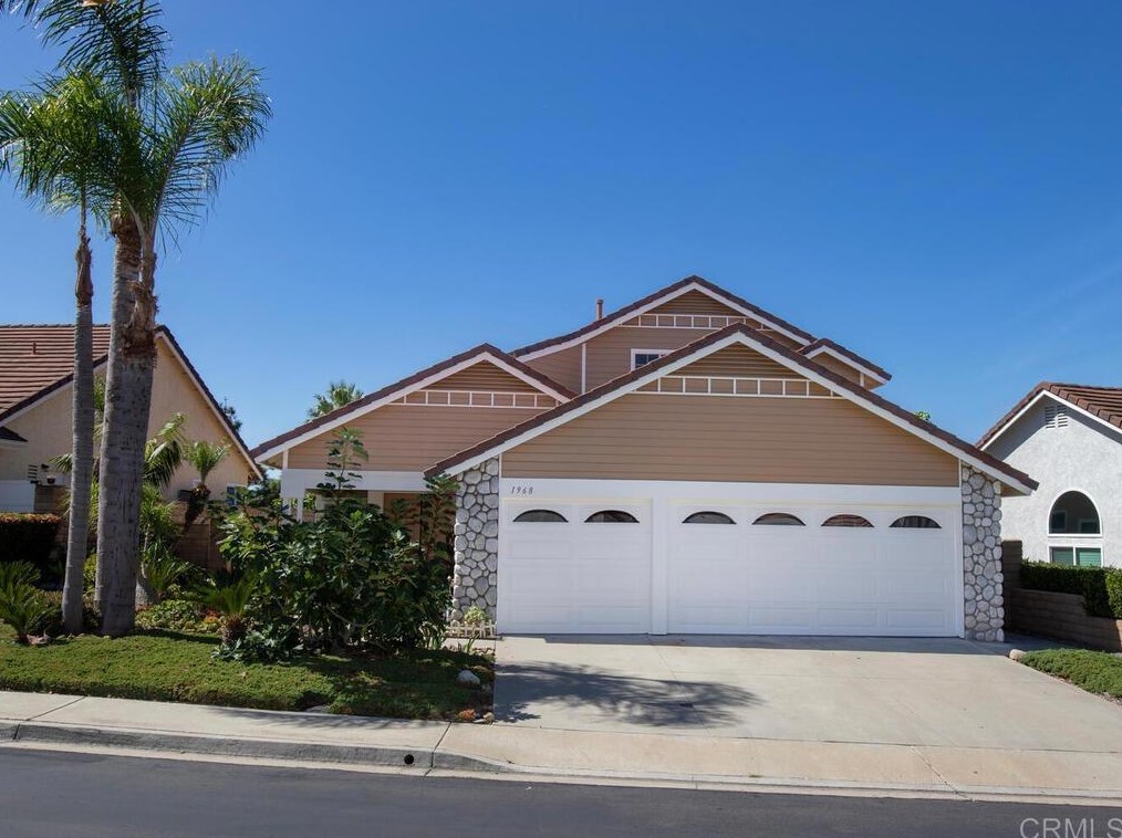 1968 Vineyard Ave, Vista, CA 92081