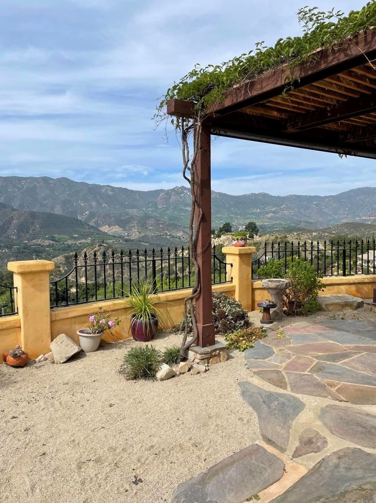 39311 American Rd, Fallbrook, CA 92028-9028
