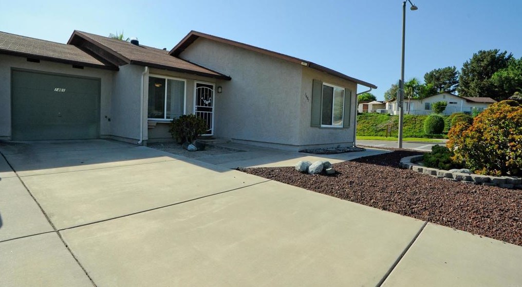 1401 Temple Heights Dr, Oceanside, CA 92056