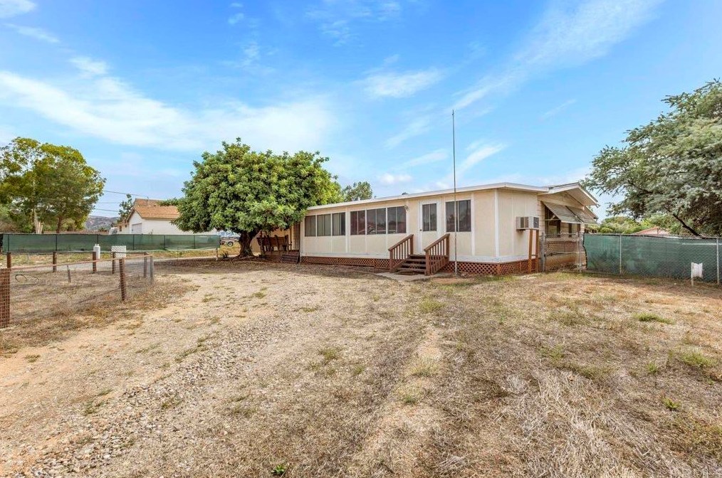 930 Hanson Ln, Ramona, CA 92065