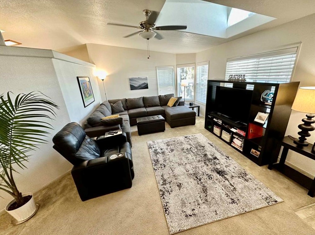 2130 Sunset Dr #42, Vista, CA 92081