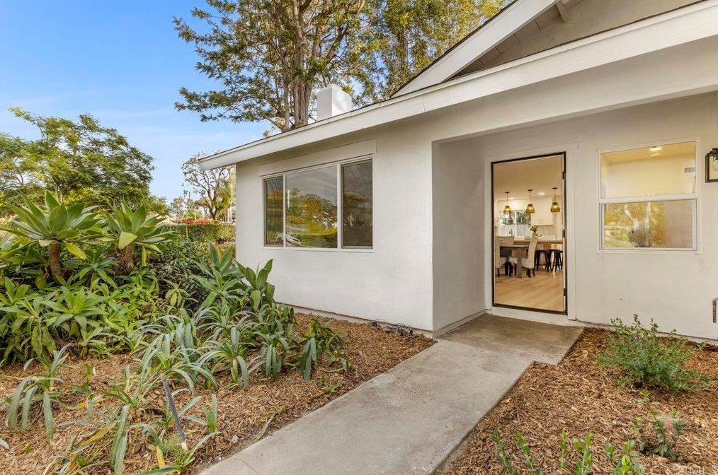 2079 Park Dale Ln, Encinitas, CA 92024