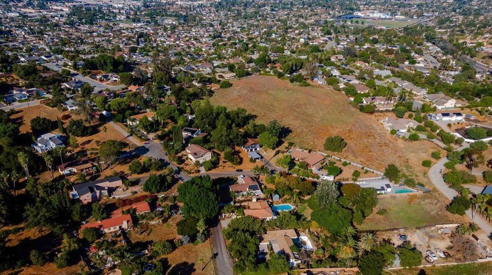 1344 Top Rail Ln, Escondido CA  92027-4407 exterior