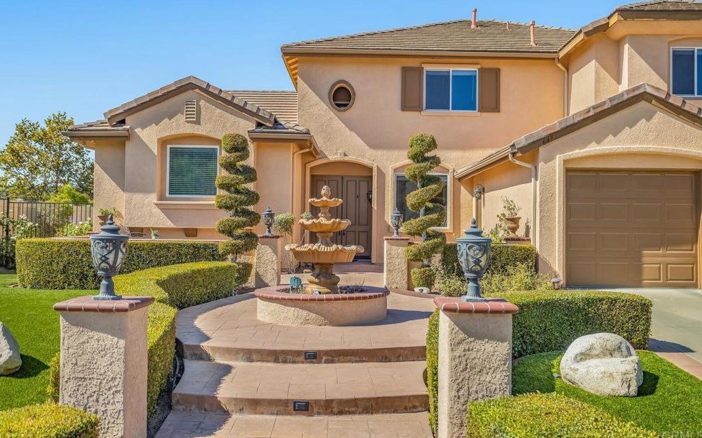 647 Inverlochy Dr, Fallbrook, CA 92028