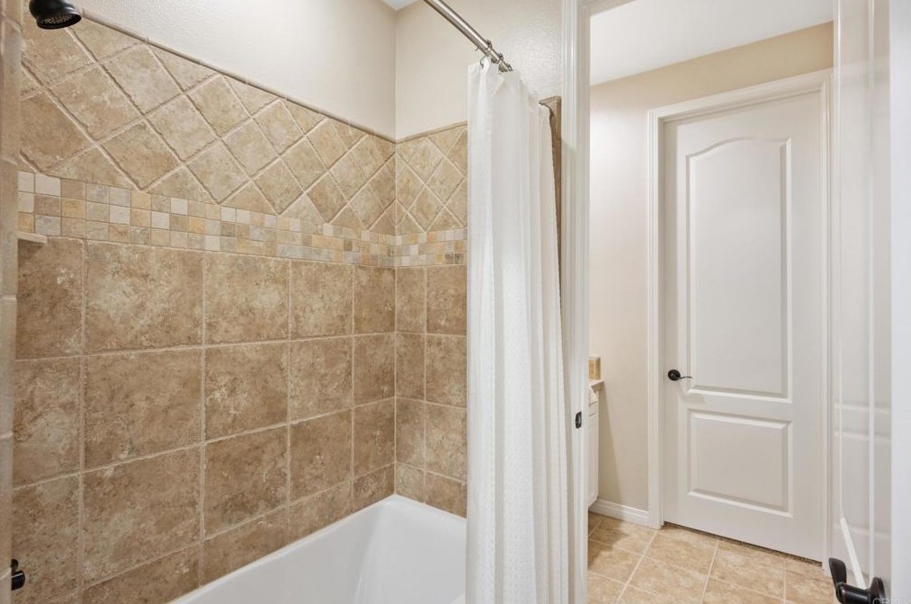 207 Clayton Parkinson Ct, Fallbrook CA  92028-2608 exterior