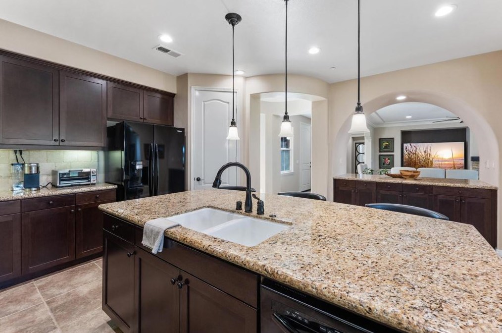 207 Clayton Parkinson Ct, Fallbrook CA  92028-2608 exterior