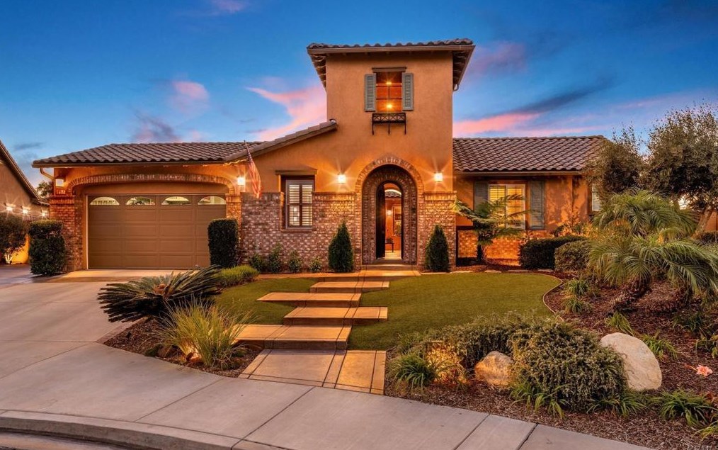 207 Clayton Parkinson Ct, Fallbrook CA  92028-2608 exterior