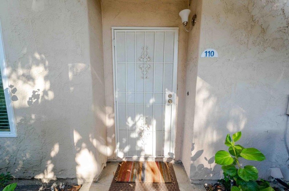 225 Diamond Way #110, Vista, CA 92083