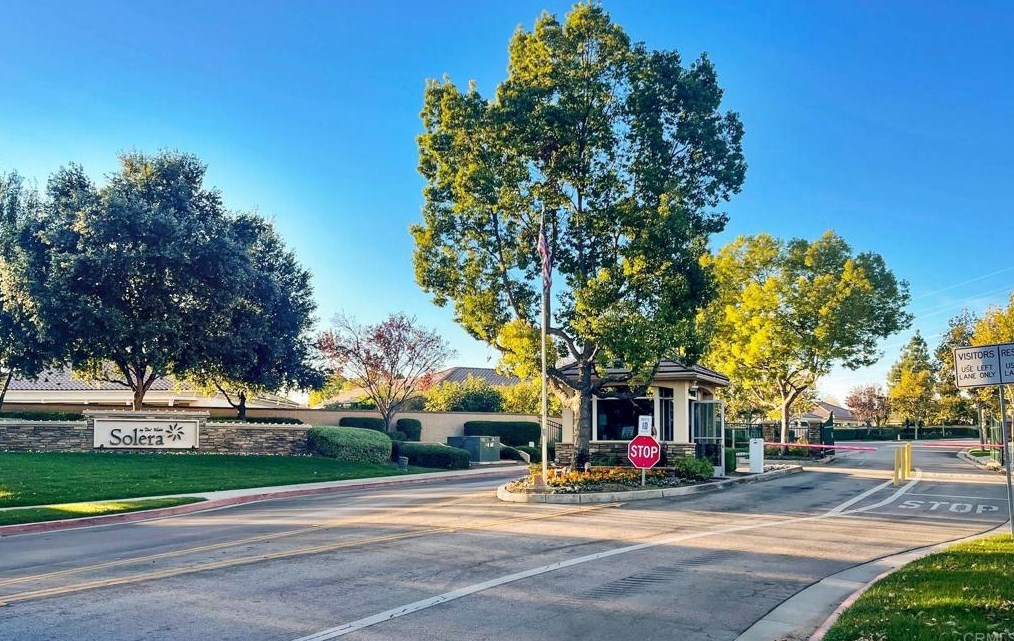 971 Gleneagles Rd, Beaumont, CA 92223-8525