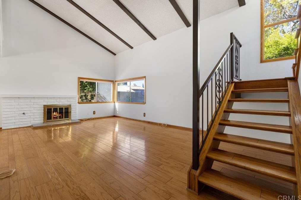 163 Shamrock Ct, Thousand Oaks, CA 91320