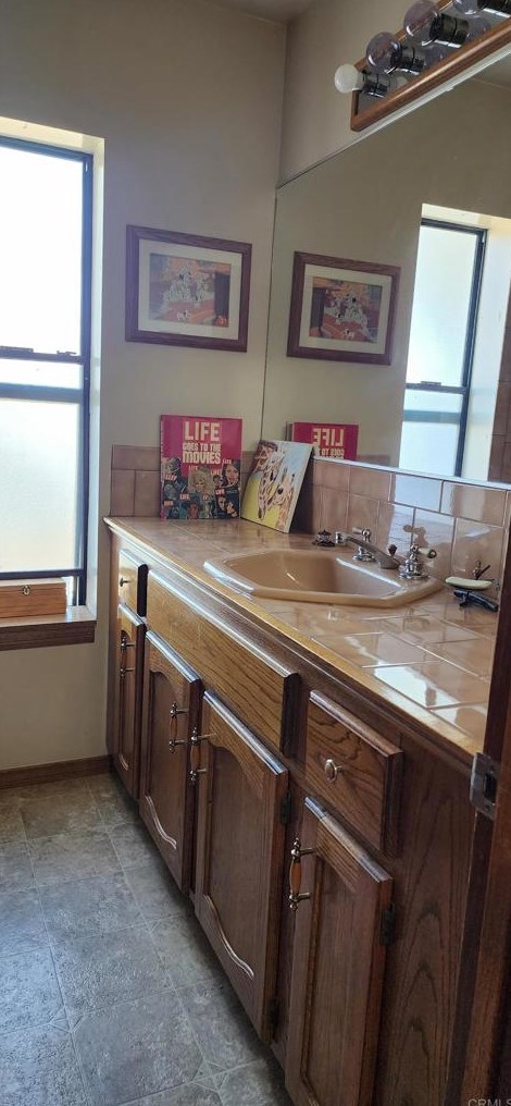 27430 Columbia St, Hemet CA  92544-8162 exterior