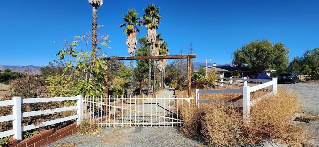 27430 Columbia St, Hemet CA  92544-8162 exterior