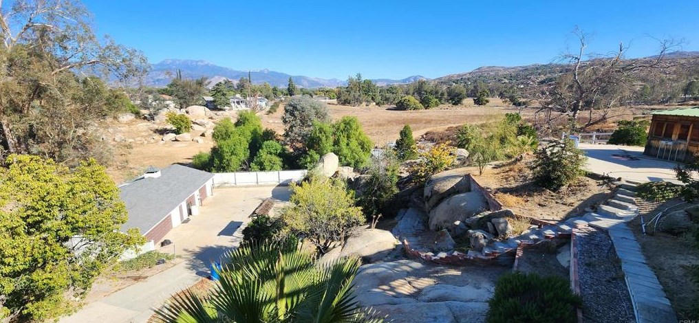 27430 Columbia St, Hemet CA  92544-8162 exterior