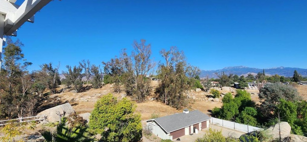 27430 Columbia St, Hemet CA  92544-8162 exterior