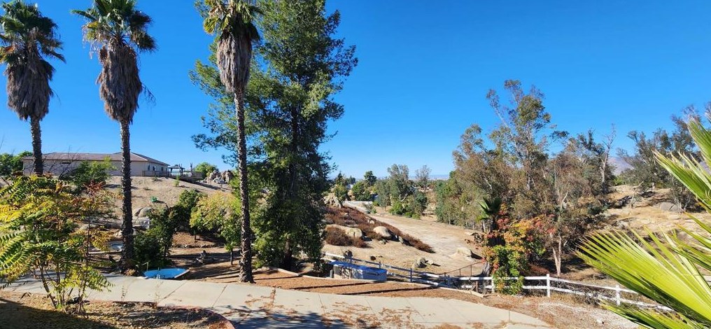 27430 Columbia St, Hemet CA  92544-8162 exterior