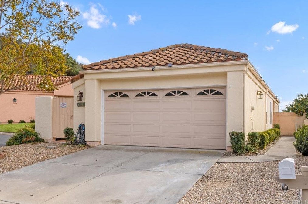 1741 Congressional Gln, Escondido, CA 92026-1076