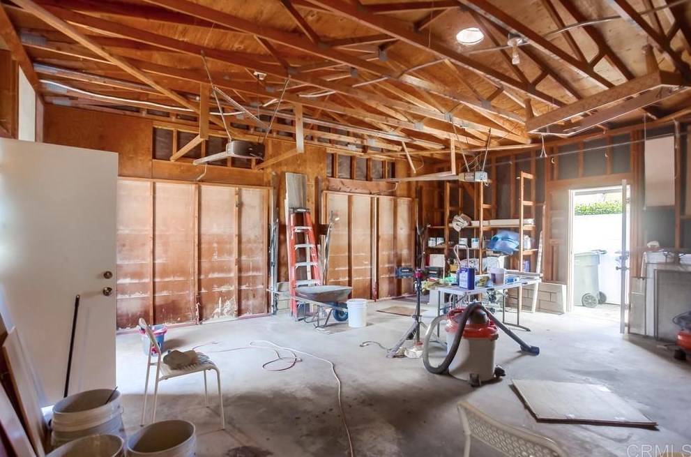 1654 Lotus Gln, Escondido CA  92026-1847 exterior