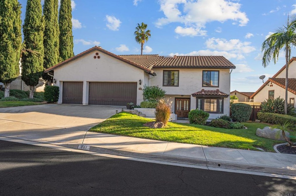 831 Inspiration Ln, Escondido, CA 92025-7938