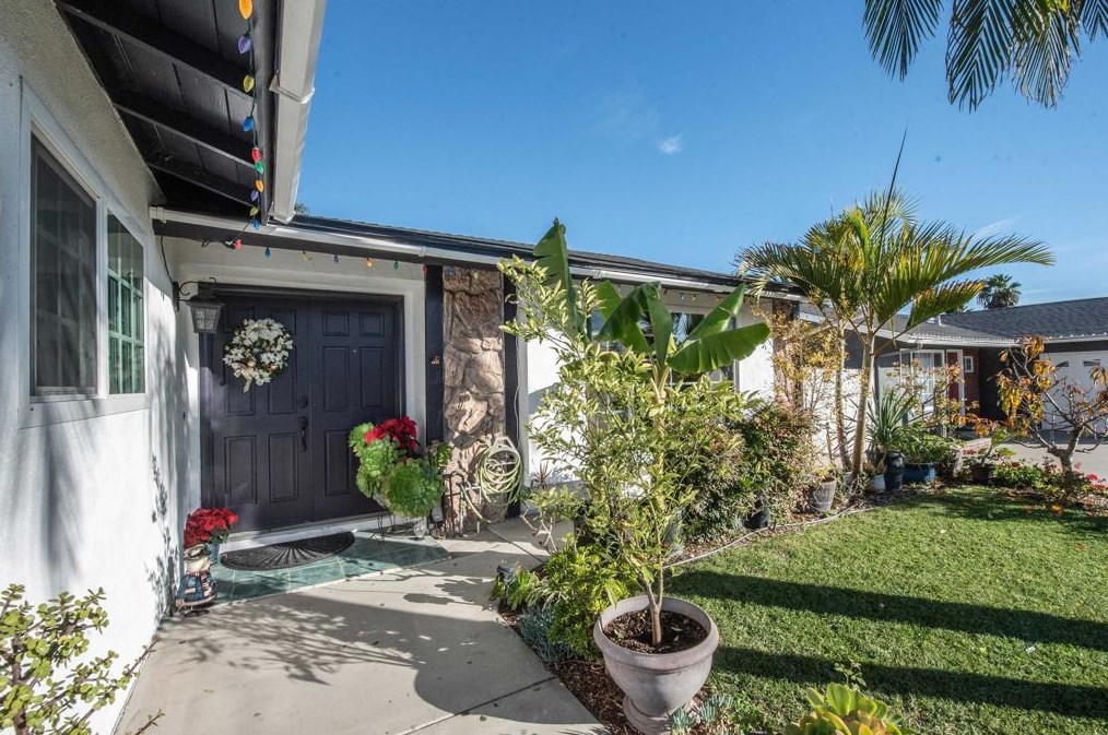 765 Melrose Pl, Vista, CA 92083