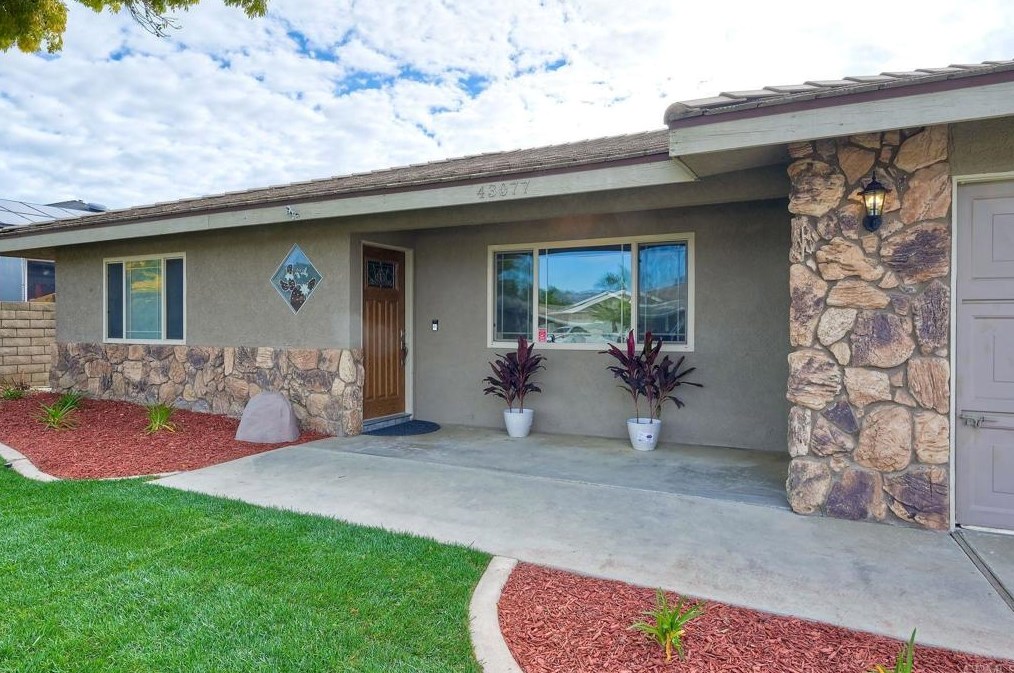 43077 Benjamin St, Hemet, CA 92544-1711